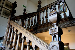 scole_inn_stairs
