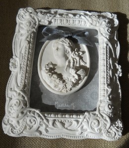 perfumedframe&cameo